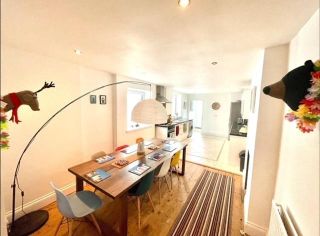 *Family Home In Mumbles. Close To The Beach* מראה חיצוני תמונה